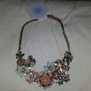 Costume jewelry necklace flowers
